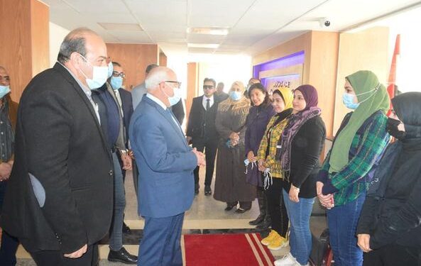 محافظ بورسعيد يشدد على ضرورة تقديم التسهيلات وإنجاز الخدمات للمواطنين