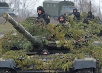 مغادرة قوات حرس الحدود الأوكرانية لمواقعها على الحدود مع روسيا