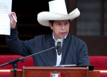 عقب تنحى رئيسة وزراء بيرو.. رئيس ديوان الرئاسة يقدم استقالته