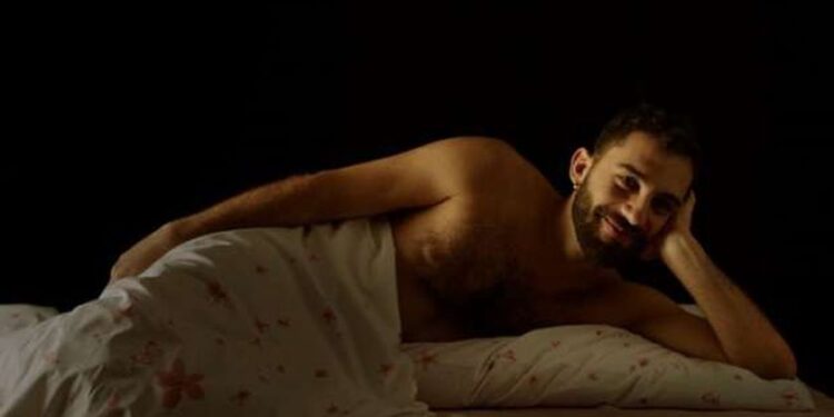 تعرف على سبب الهجوم لفيلم بشتقلك ساعات