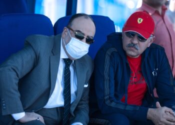 سفير مصر في السودان يؤازر الأهلي قبل مباراة الهلال
