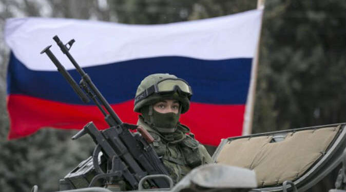 رفع العلم الروسى فوق مدينة أوكرانية.. والاستيلاء على مطار قرب العاصمة كييف