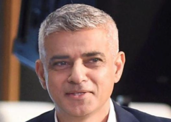 عمدة لندن يعلن عن زيادة فى أجرة مترو الأنفاق والحافلات