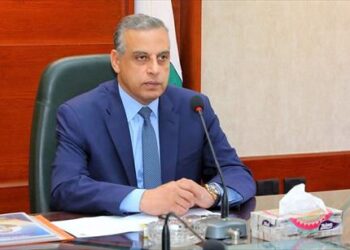 محافظ سوهاج يلتقي بـ 120 مواطنًا لبحث مطالبهم