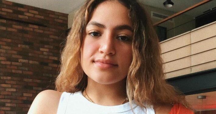 كنزي عمرو دياب توجه رسالة من داخل الأستوديو