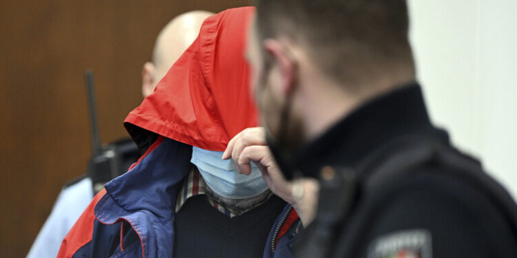 محكمة ألمانية تدين قسا كاثوليكيا بتهمة الاعتداء الجنسى على الأطفال