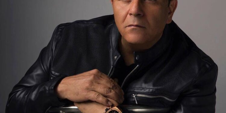 محمد فؤاد ينتهي من تسجيل أحدث أغانية