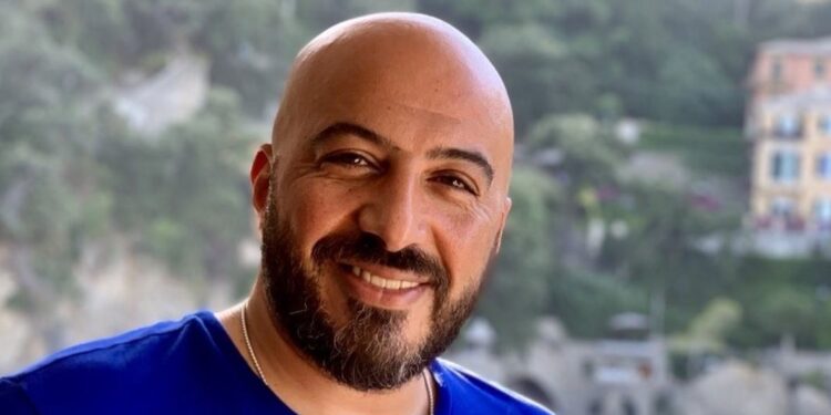 مجدي الهواري يظهر مع حيوان مفترس وينتقد المتابعين