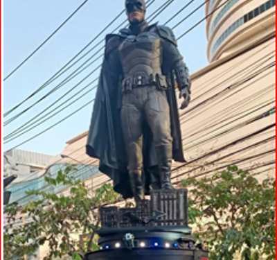 للترويج لمسلسله الجديد .. تمثال بالحجم الطبيعي لروبرت باتينسون