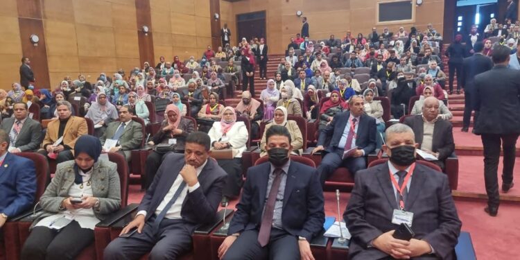 محافظ سوهاج يشهد افتتاح المؤتمر العلمي السابع لشباب الباحثين