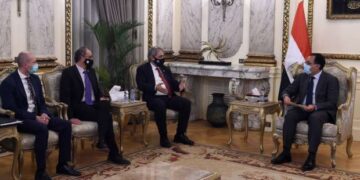 تفاصيل لقاء رئيس الوزراء مع رئيس الاتحاد الدولي لجمعيات الصليب والهلال الأحمر