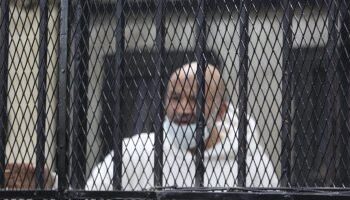 دفاع علاء حسانين للمحكمة: كان موجود بمؤتمر قبل ضبطه بساعات