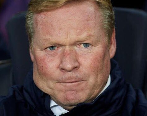 كومان يهاجم إدارة برشلونة بسبب تشافي