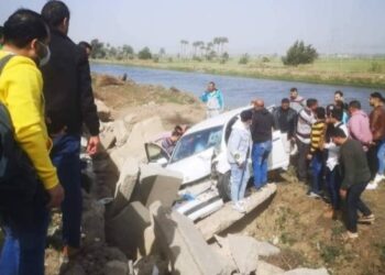 إنقلاب سيارة نصف نقل في طريق جمصة