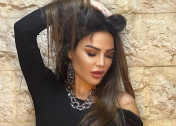 نيللي مقدسي تستعرض جمالها وأنوثتها بصور جريئة