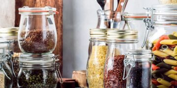 عناصر لا يجب تخزينها في خزانة المطبخ.. احذري