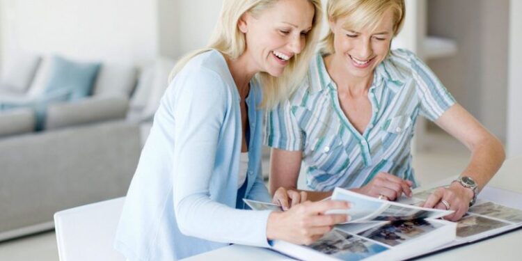 تخفيف الآلام بالحنين: مشاهدة الصور منذ الطفولة يقلل من إدراك الألم