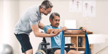هل يمكن علاج الشلل؟ تعرف على نصائح الوقاية والعلاج