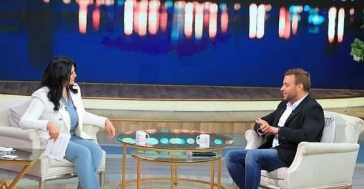 غدا رامي صبري ضيف برنامج منى الشاذلي .. تفاصيل
