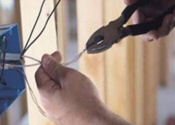 مصرع عامل صعقا بالكهرباء بمصنع بلاستيك بكفر الشيخ