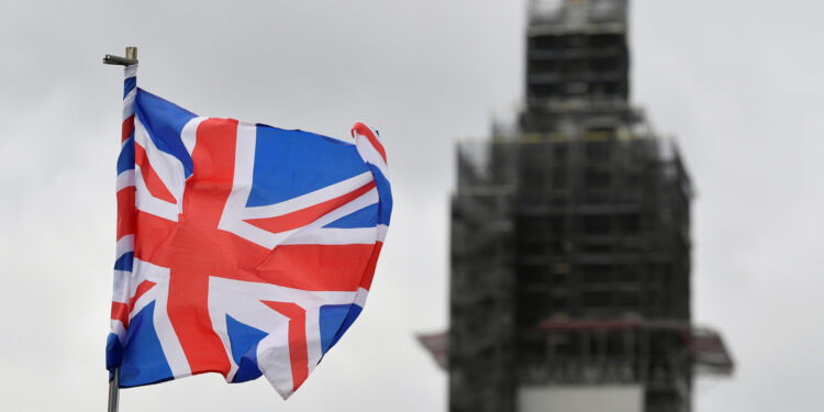 الحرب في أوكرانيا.. الخارجية البريطانية تطالب رعاياها بمغادرة روسيا