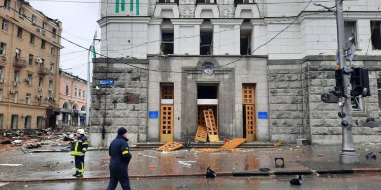 الحرب في أوكرانيا.. بايدن: بحثت مع الرئيس الأوكراني الدعم العسكري والإنساني لكييف