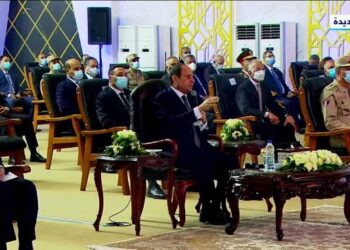 الرئيس السيسي: تنفيذ المحاور والطرق جاء تسهيلًا لحركة التجارة وتخفيفًا للأعباء