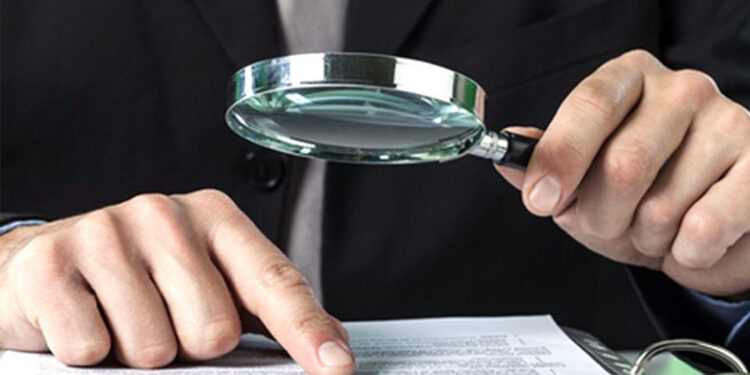 ضبط 3 أشخاص يزورون محررات رسمية في دمياط