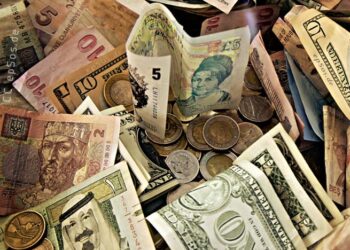 أسعار العملات بالبنوك العاملة في مصر اليوم الجمعة 4-3-2022