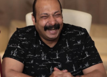 محمد ثروت يروج لعمل فني جديد من الصحراء