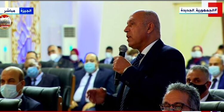 وزير النقل يُعلن عن اعتزام مصر إنشاء مصنع مجري لصناعة أتوبيسات النقل النهري