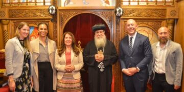 أسقف المنيا يستقبل السفيرة الأمريكية بالقاهرة