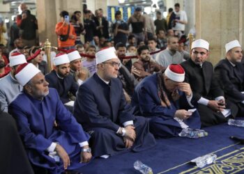الجامع الأزهر: طلب العلم يحتاج إلى صبر ومشقة يزداد بها الطالب رفعة وكرامة