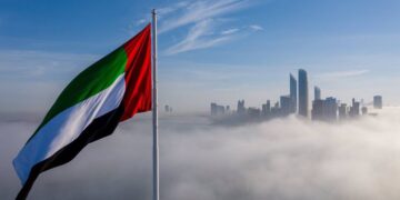 “عاشت بلادي” أغنية توثق الريادة الإماراتية بالمواقف والإنجاز | فيديو