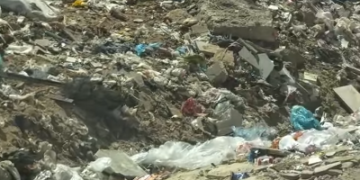 القمامة والنباشون يحاصرون شوارع 6 أكتوبر .. أين جهاز المدينة؟