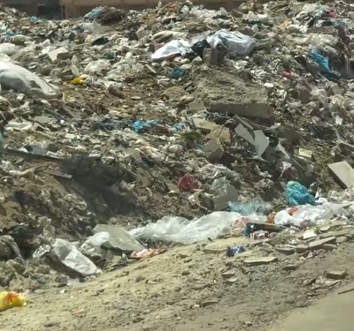 القمامة والنباشون يحاصرون شوارع 6 أكتوبر .. أين جهاز المدينة؟