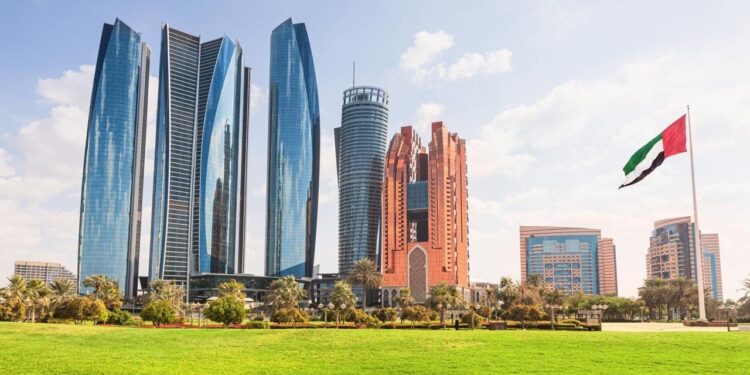 بالفيديو | من آسيا إلى أفريقيا.. الإمارات تبني شبكة تجارة عابرة للقارات