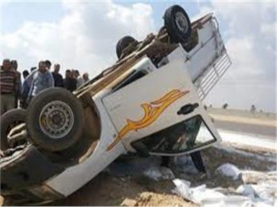 إصابة 4 أشخاص في انقلاب سيارة ربع نقل بجرجا.. ونقل المصابين إلى مستشفى جامعة الكوامل