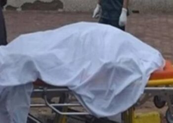 مصرع شخصين وإصابة ثالث في انقلاب سيارة محملة بالموبيليا على صحراوي سوهاج