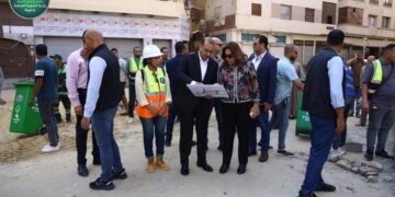 جولة تفقدية لوزيرة التنمية المحلية والبيئة لمتابعة تطوير المرحلة الثانية لسوق العتبة بالقاهرة .. صور