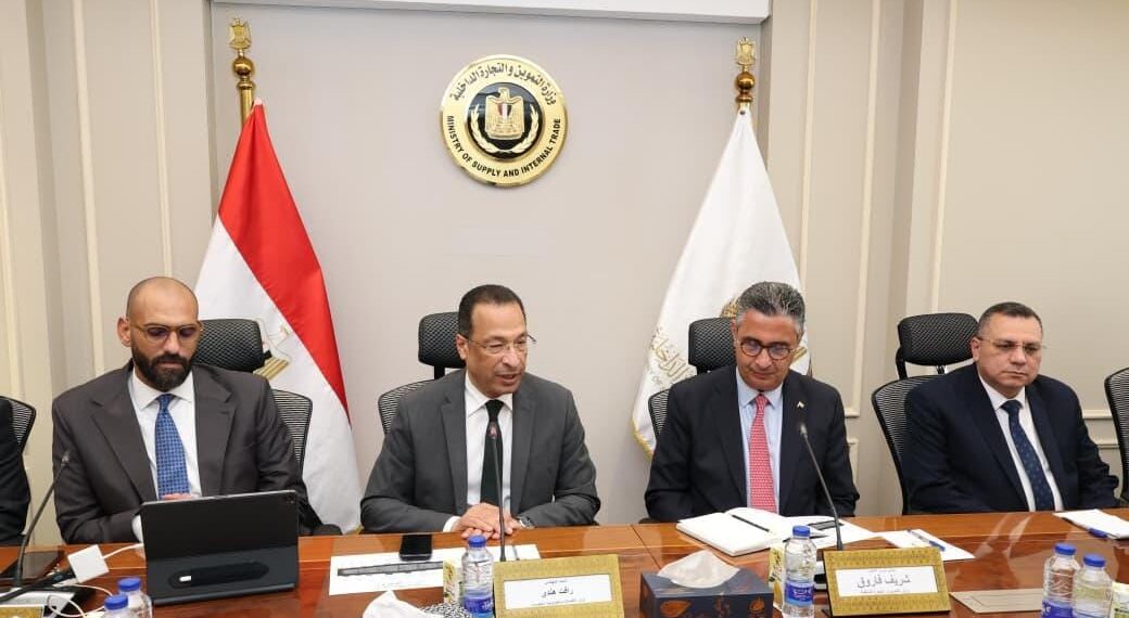 الاتصالات والتموين تبحثان التوسع في خدمات كارت الخدمات الحكومية الموحد