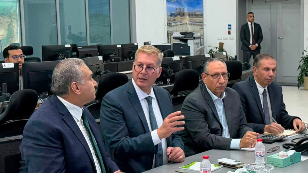 وزير البترول  يتابع من مركز التحكم  انتظام إمدادات الغاز وتأمين احتياجات السوق