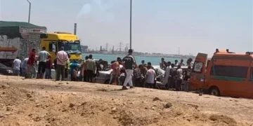 انفجار الإطار الخلفي لإحدى المركبتين يتسبب في حادث تصادم “الدواويس” بالإسماعيلية 