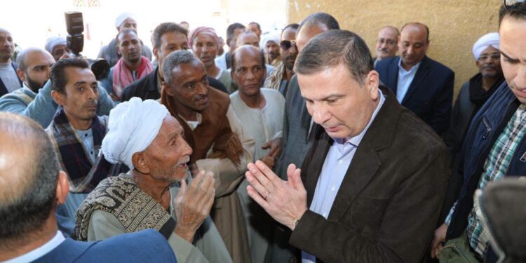 وزير الزراعة وجانب من اللقاء