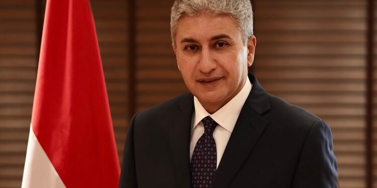 شريف فتحى وزير السياحة والآثار