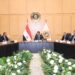 المهندس خالد هاشم وزير الصناعة وجانب من الاجتماع