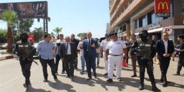 مدير أمن سوهاج يقود حملة مكبرة لضبط الشوارع ورفع الإشغالات