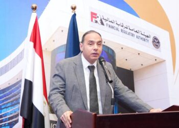 الدكتور إسلام عزام رئيس الهيئة العامة للرقابة المالية
