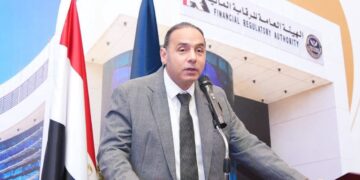 الدكتور إسلام عزام رئيس الهيئة العامة للرقابة المالية