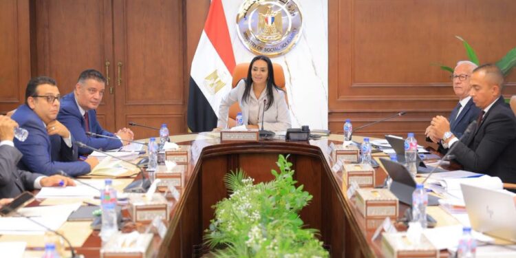 وزيرة التضامن وجانب من الاجتماع